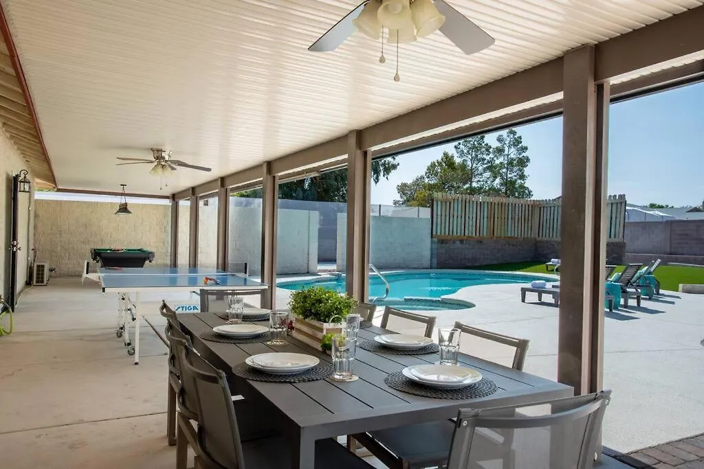 6 Bedroom Oasis With Pool, Pickle Ball, Golf & More! Las Vegas Semesterbostad